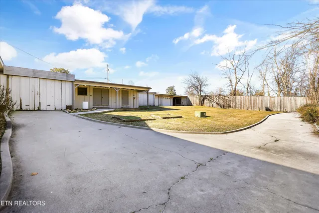 $499,000 | 565 Hillcrest Circle, Etowah, TN 37331