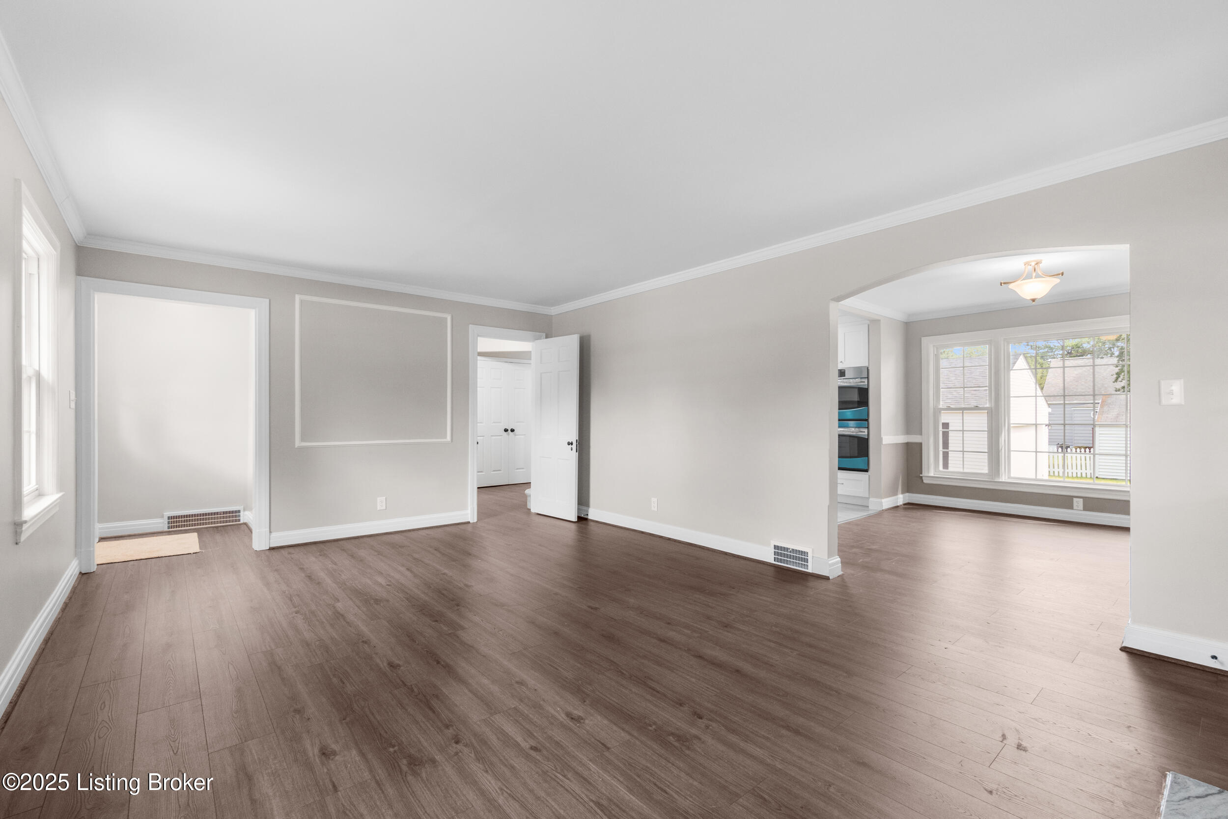 201 Don Allen Road Richlawn, KY 40207 - Photo 5 of 46 Living Room
