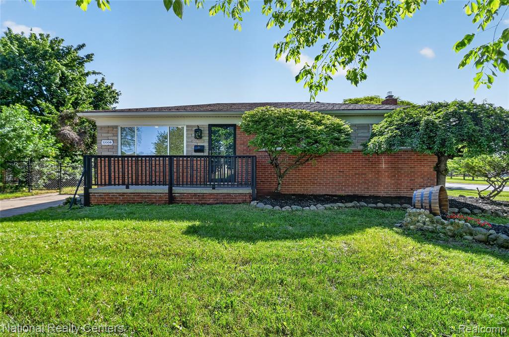 32008 Bunert Road Warren, MI 48088 - Photo 1 of 41