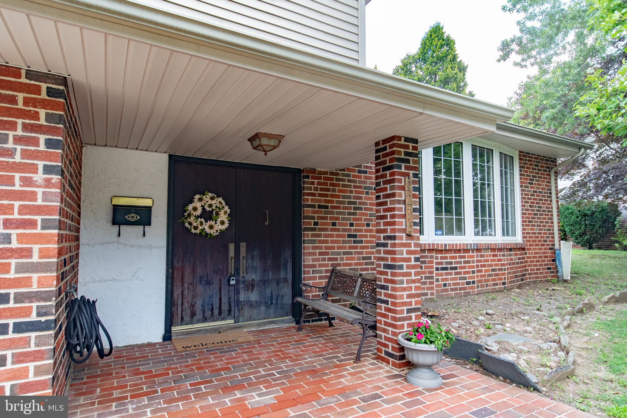 9276 Darlington Road Philadelphia, PA 19115 - Photo 3 of 29