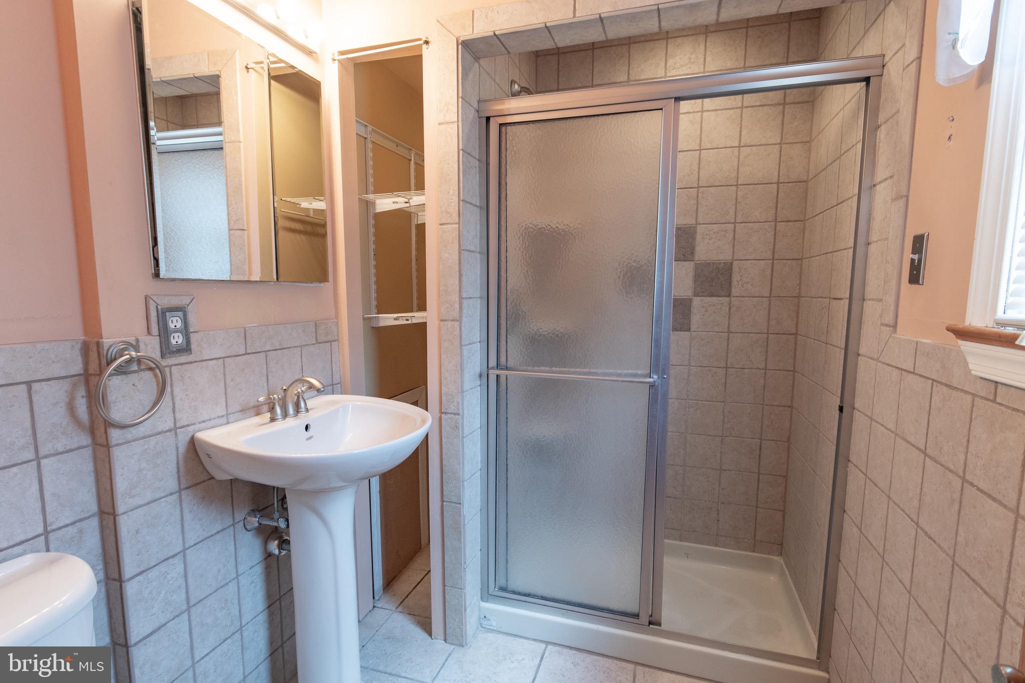9276 Darlington Road Philadelphia, PA 19115 - Photo 22 of 29