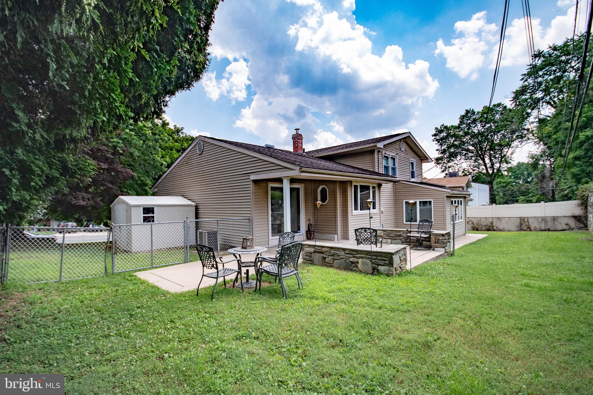 9276 Darlington Road Philadelphia, PA 19115 - Photo 7 of 29