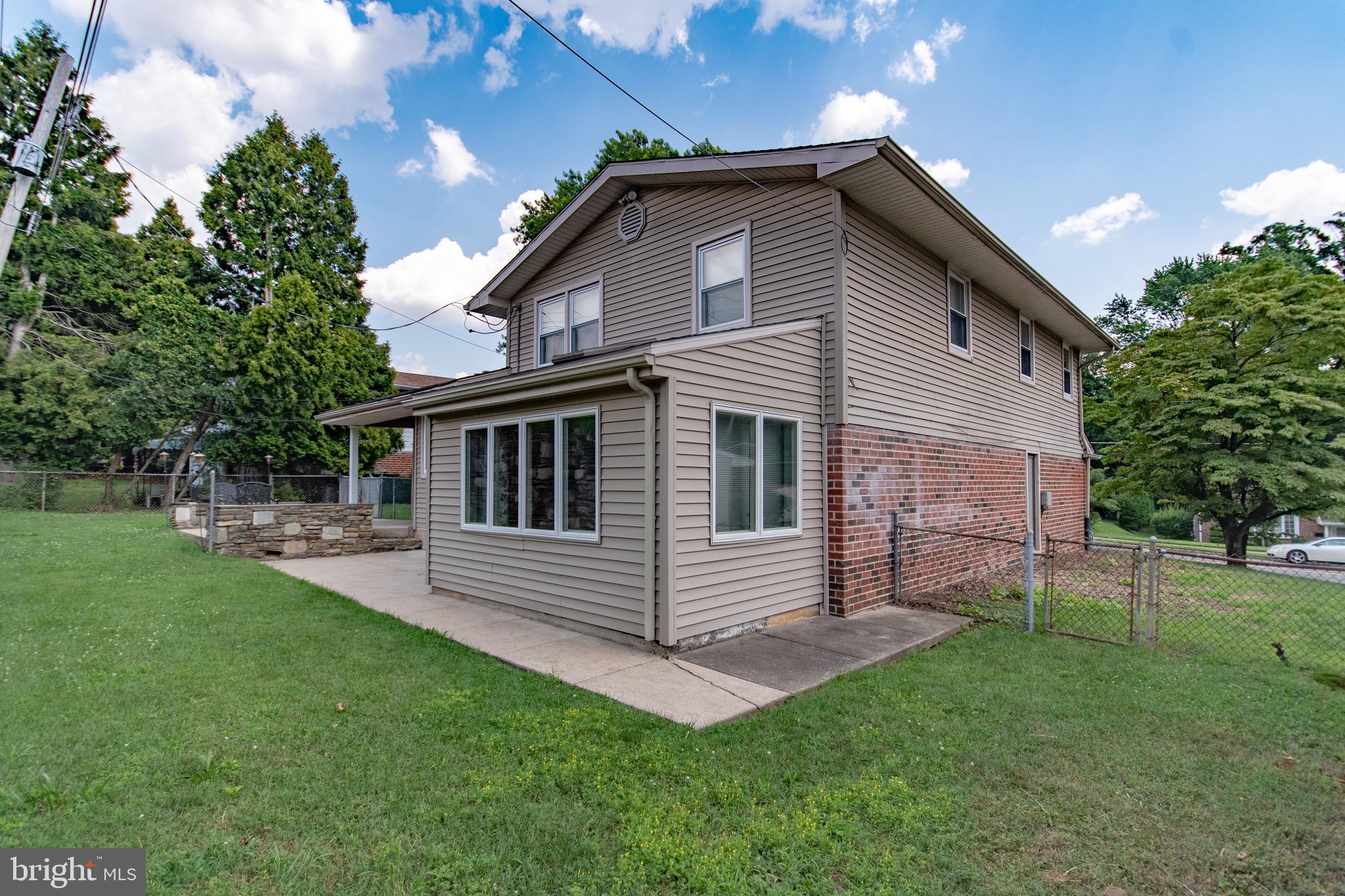 9276 Darlington Road Philadelphia, PA 19115 - Photo 8 of 29
