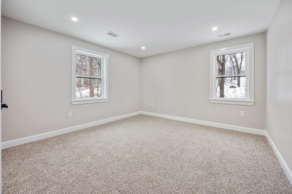 37 Dane Avenue Worcester, MA 01607 - Photo 15 of 42