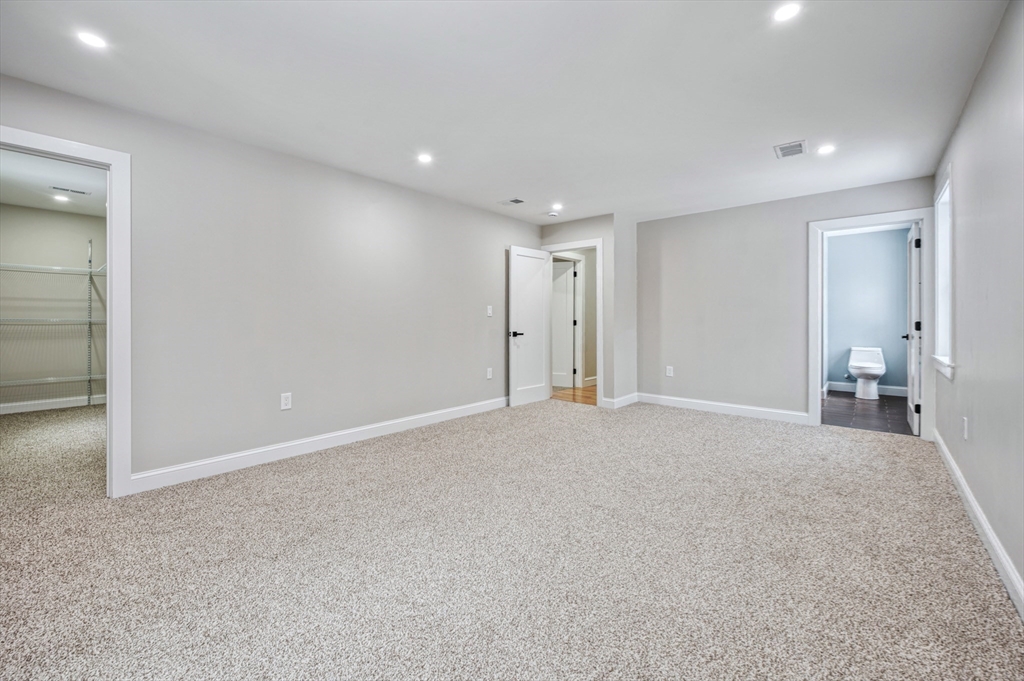 37 Dane Avenue Worcester, MA 01607 - Photo 33 of 42