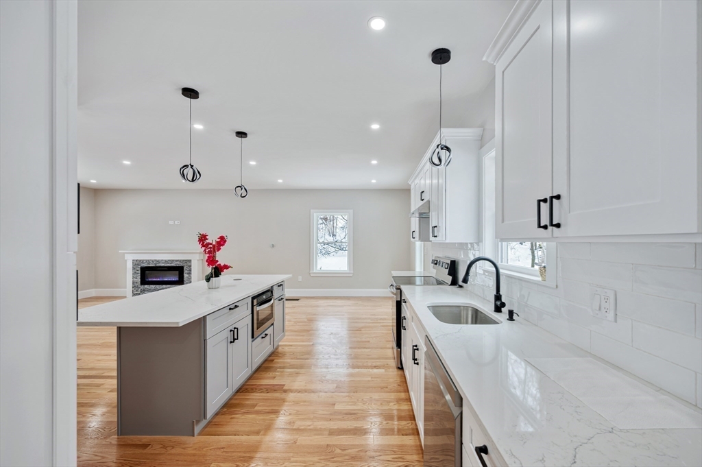 37 Dane Avenue Worcester, MA 01607 - Photo 8 of 42