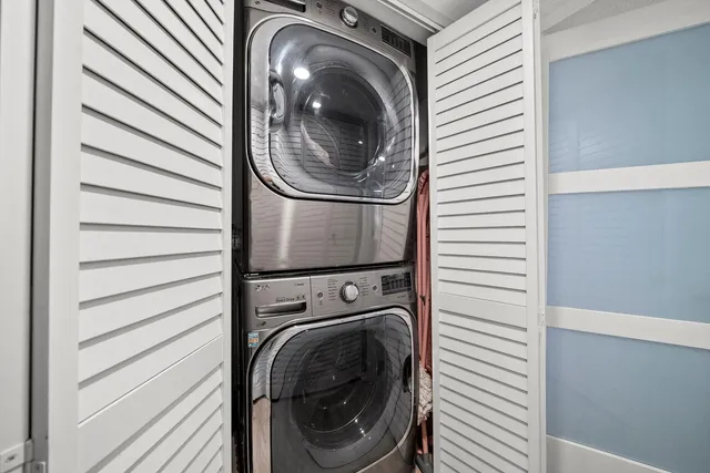 $365,000 | 8540 West Foster Avenue, Unit 605, Norridge, IL 60706