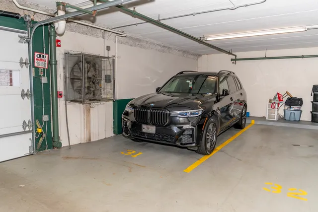 $365,000 | 8540 West Foster Avenue, Unit 605, Norridge, IL 60706