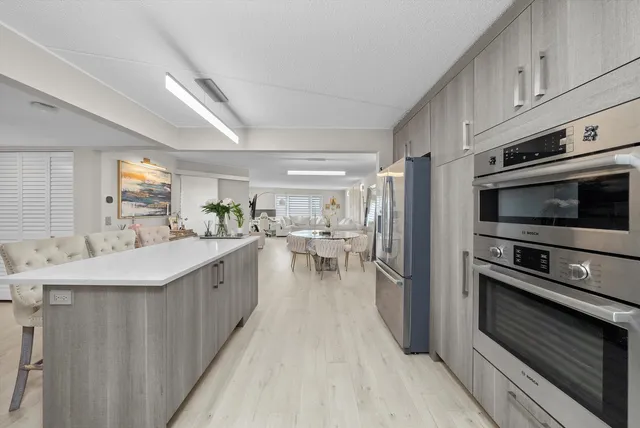 $365,000 | 8540 West Foster Avenue, Unit 605, Norridge, IL 60706