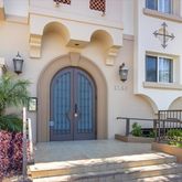 a view of entryway front of house