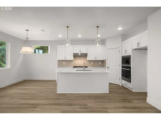 $669,950 | 18975 Southwest Northridge Court, Unit L3, Beaverton, OR 97007