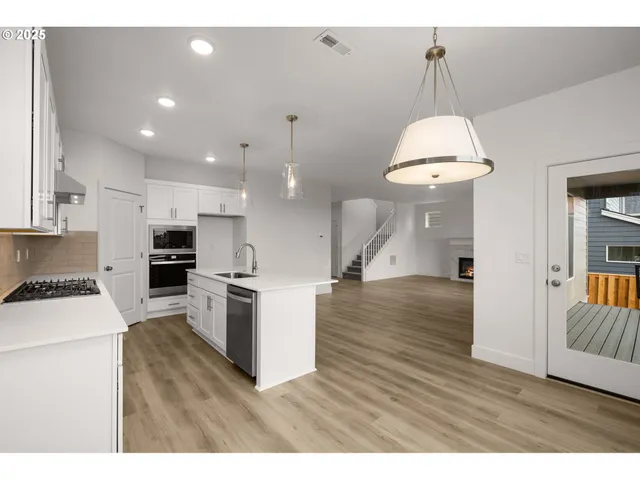 $669,950 | 18975 Southwest Northridge Court, Unit L3, Beaverton, OR 97007