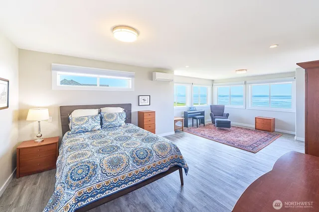 $949,900 | 264 Stringtown Road, Ilwaco, WA 98624