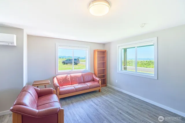 $949,900 | 264 Stringtown Road, Ilwaco, WA 98624