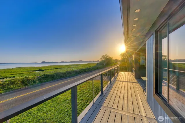 $949,900 | 264 Stringtown Road, Ilwaco, WA 98624