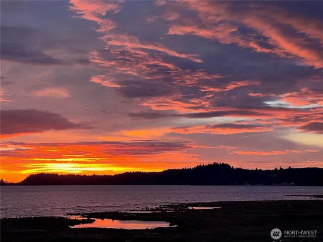 $949,900 | 264 Stringtown Road, Ilwaco, WA 98624