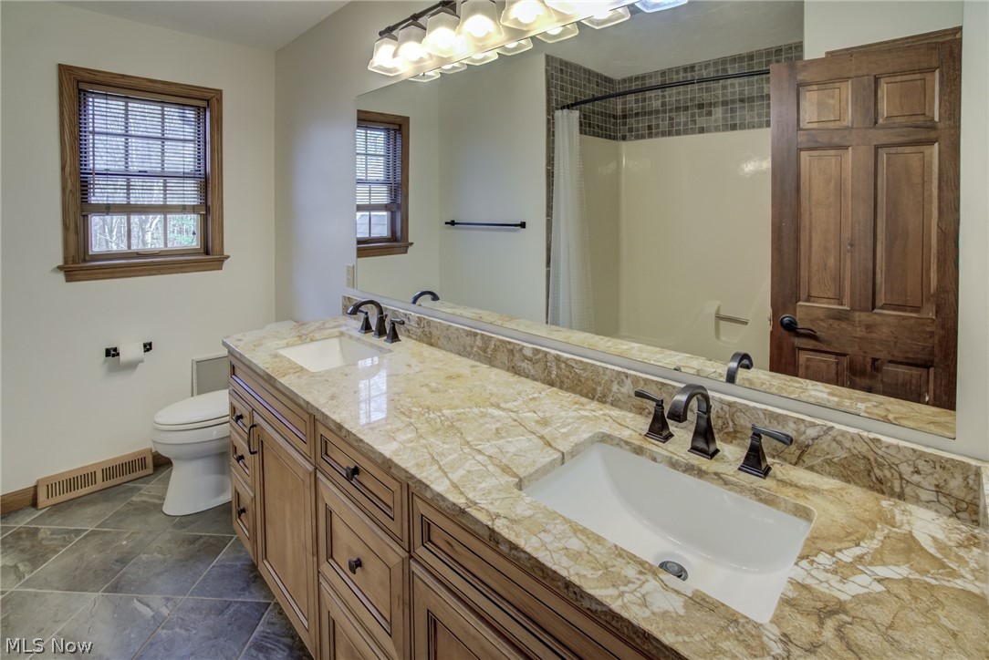 831 Sun Ridge Lane Chagrin Falls, OH 44022 - Photo 17 of 32 Gallery Image 17