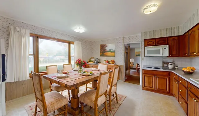 $315,000 | 709 South Dennis Road, Wheeling, IL 60090