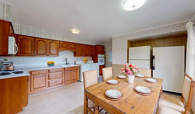 $315,000 | 709 South Dennis Road, Wheeling, IL 60090