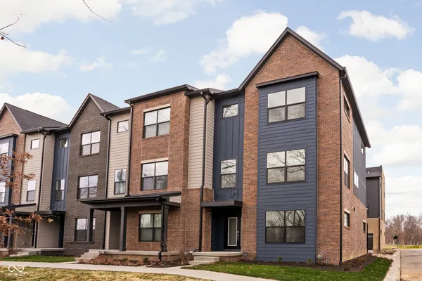 $499,900 | 9901 Greenvine Drive, Carmel, IN 46290