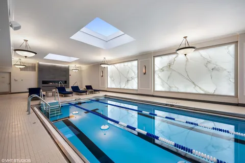 $1,150,000 | 57 East Delaware Place, Unit 2805, Chicago, IL 60611