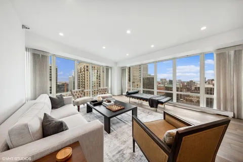 $1,150,000 | 57 East Delaware Place, Unit 2805, Chicago, IL 60611