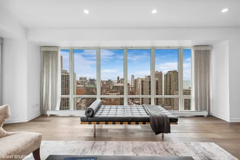 $1,150,000 | 57 East Delaware Place, Unit 2805, Chicago, IL 60611