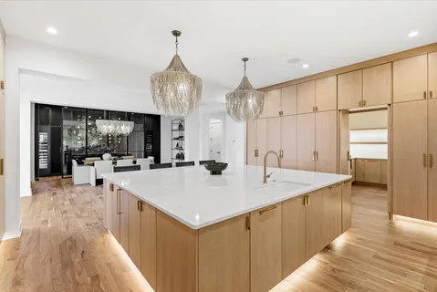 $6,996,996 | 818 Brentview Drive, Nashville, TN 37220