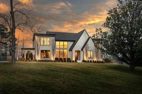 $6,996,996 | 818 Brentview Drive, Nashville, TN 37220