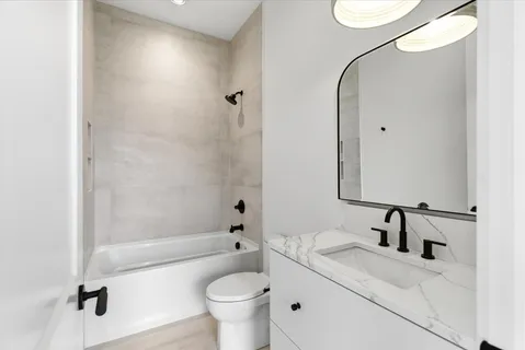 $6,996,996 | 818 Brentview Drive, Nashville, TN 37220