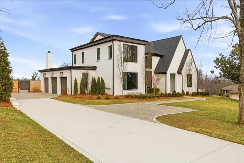 $6,996,996 | 818 Brentview Drive, Nashville, TN 37220
