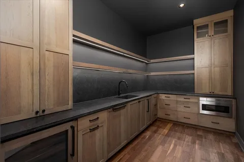 $6,996,996 | 818 Brentview Drive, Nashville, TN 37220