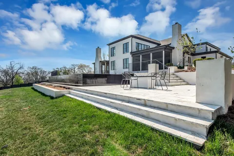 $6,996,996 | 818 Brentview Drive, Nashville, TN 37220