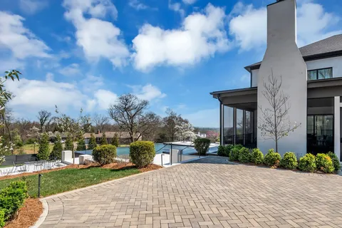 $6,996,996 | 818 Brentview Drive, Nashville, TN 37220