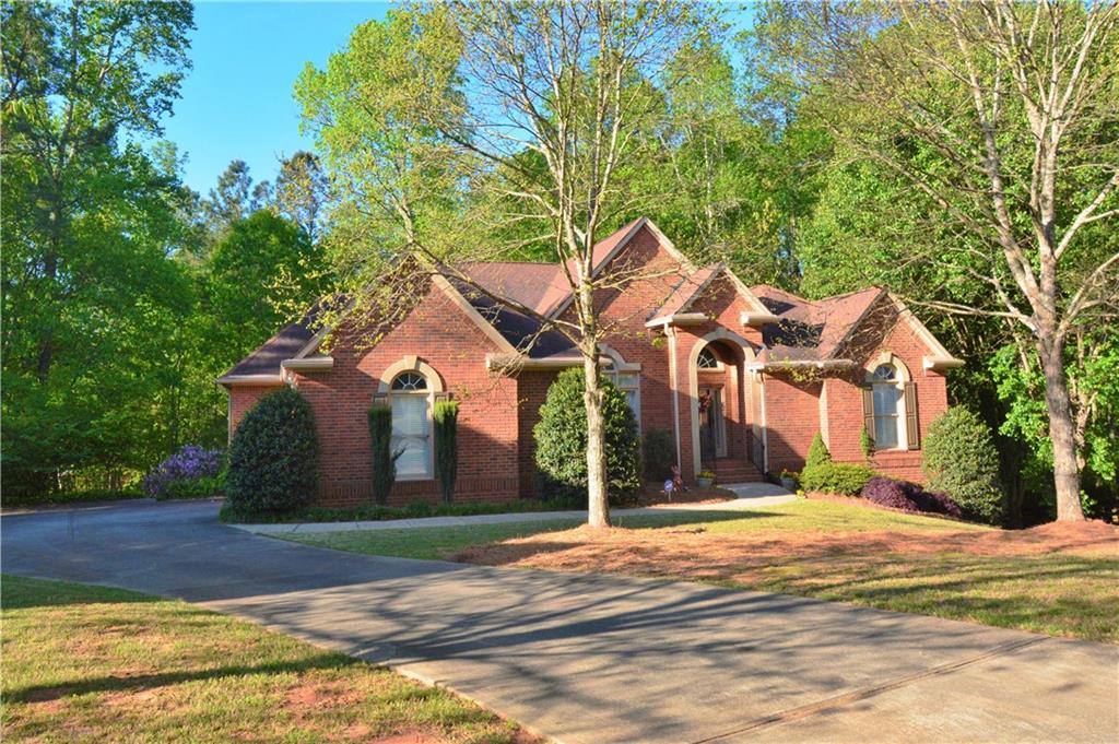 Welcome to popular Burnt Hickory Registry and this wonder ranch with full unfinished basement and master on the main.
