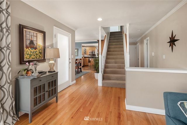 $1,075,000 | 2502 West Armour Street, Seattle, WA 98199