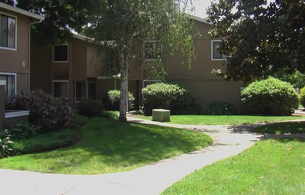 $1,254 | 820 West 4th Avenue, Chico, CA 95926