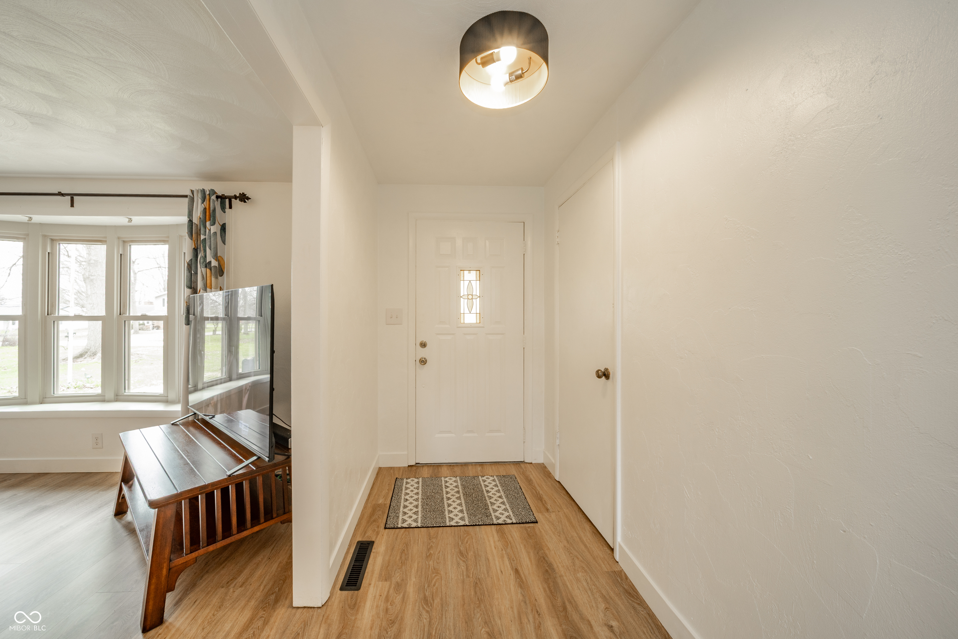 2304 Meadow Way Anderson, IN 46012 - Photo 5 of 28