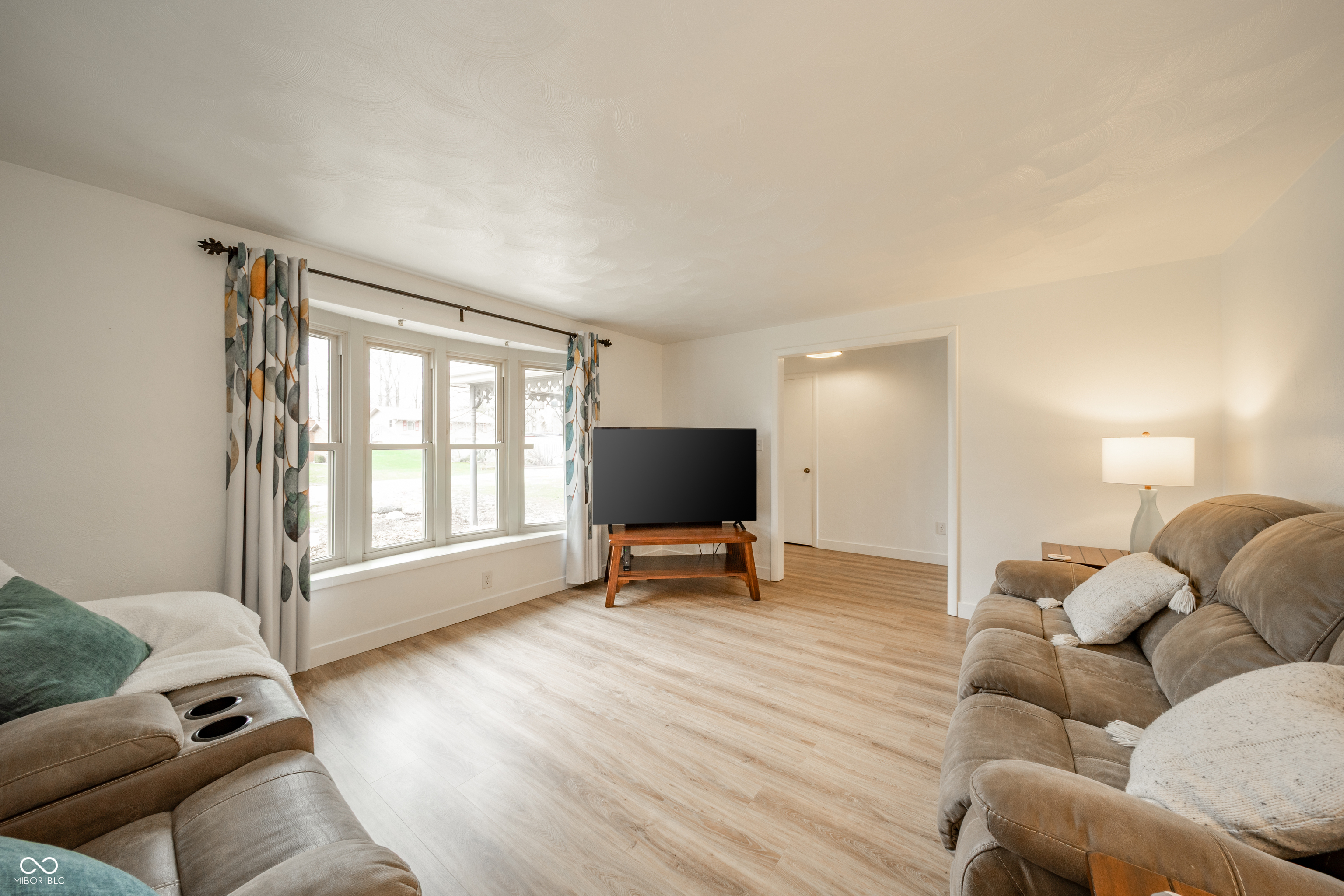 2304 Meadow Way Anderson, IN 46012 - Photo 8 of 28