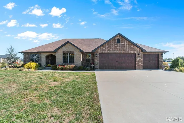 $549,000 | 430 Lakeview Crossing, Cape Girardeau, MO 63701