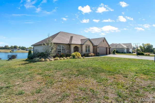 $549,000 | 430 Lakeview Crossing, Cape Girardeau, MO 63701