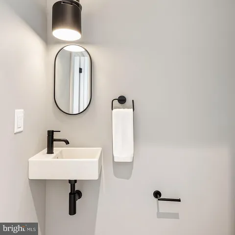 $999,999 | 610 Brenna Walk, Philadelphia, PA 19123