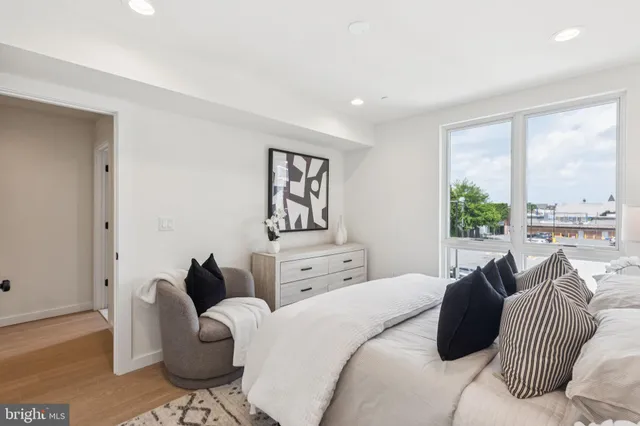 $999,999 | 610 Brenna Walk, Philadelphia, PA 19123