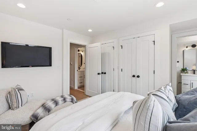 $999,999 | 610 Brenna Walk, Philadelphia, PA 19123