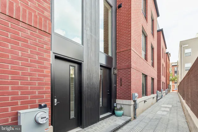 $999,999 | 610 Brenna Walk, Philadelphia, PA 19123