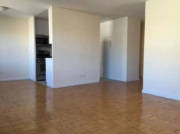 $3,200 | 350 West 51st Street, Unit 15G | Hell's Kitchen