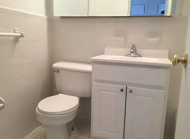 $3,200 | 350 West 51st Street, Unit 15G | Hell's Kitchen