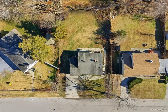 $620,000 | 103 Timberline Drive, Brentwood, NY 11717