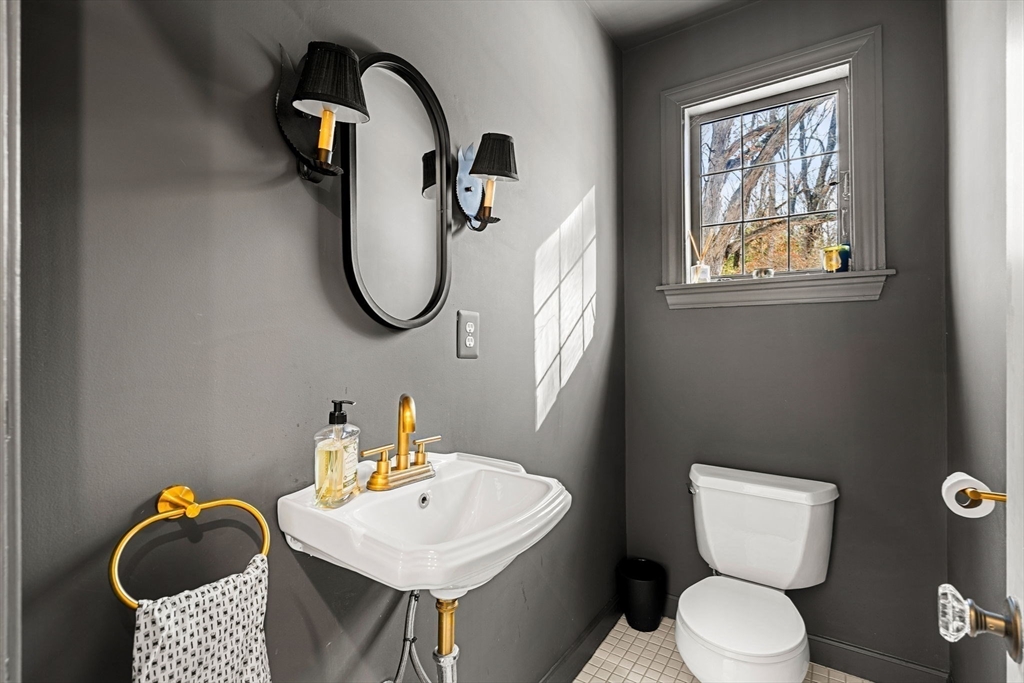 893 Highland Street Hamilton, MA 01982 - Photo 17 of 40