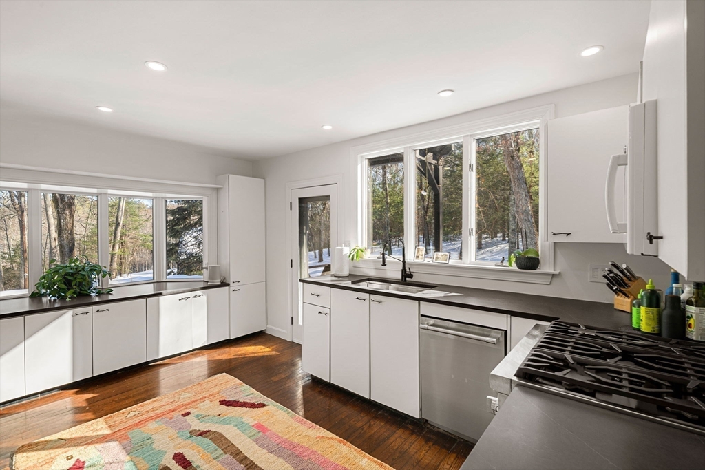 893 Highland Street Hamilton, MA 01982 - Photo 4 of 40